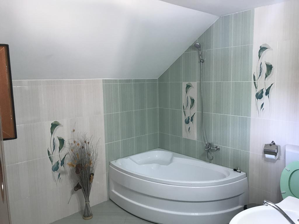Hotel Casa Flori à Călimăneşti Extérieur photo